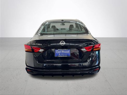 Used 2025 Nissan Altima 2.5 SV FWD image 5