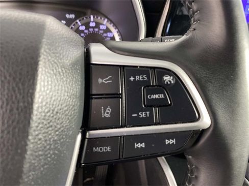 Used 2023 Toyota Highlander XLE image 18