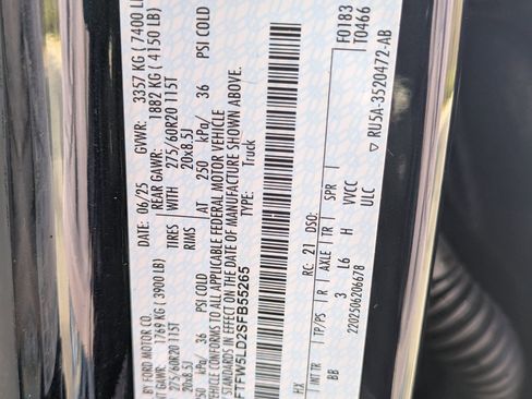 Used 2025 Ford F150 Lariat w/ Equipment Group 501A Mid image 34