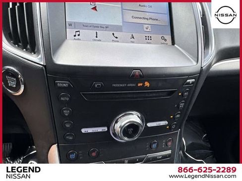 Used 2019 Ford Edge Titanium w/ Equipment Group 301A AWD/4WD image 24