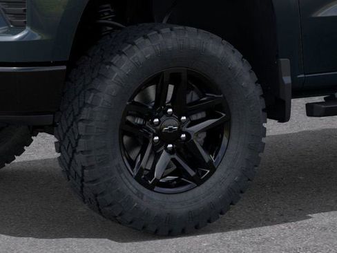 New 2026 Chevrolet Silverado 1500 Custom Trail Boss w/ LPO, Dark Essentials Package AWD/4WD image 9