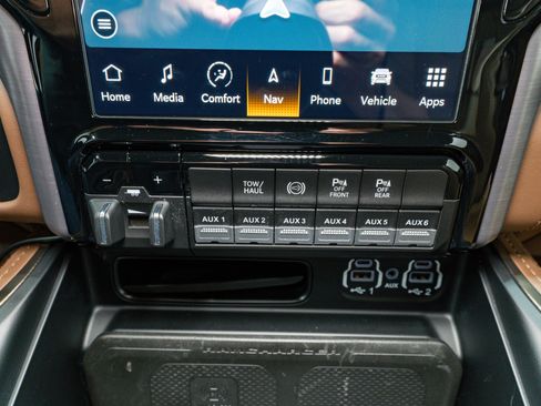 Used 2023 RAM 3500 Limited image 25