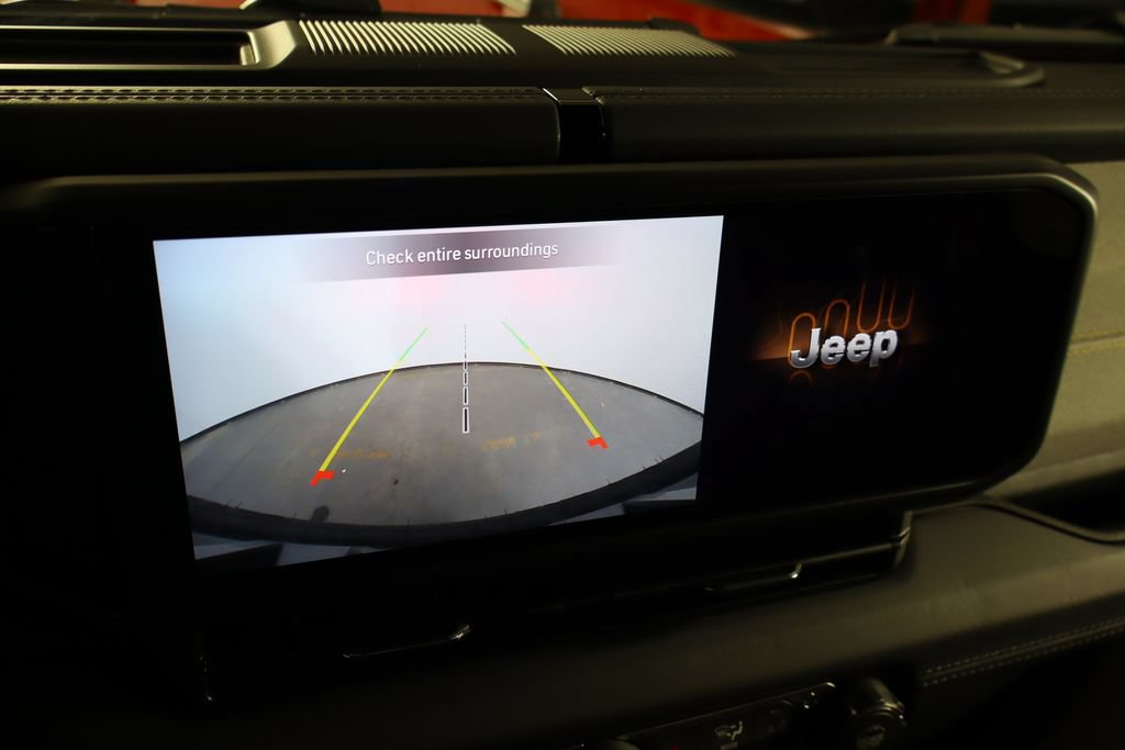 Used 2026 Jeep Wrangler Unlimited Sahara AWD/4WD image 5
