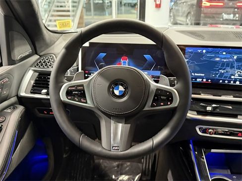 Used 2026 BMW X7 xDrive40i w/ M Sport Package image 15