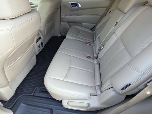 Used 2018 Nissan Pathfinder Platinum w/ Cargo Package FWD image 9