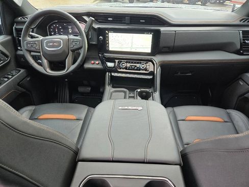 Used 2025 GMC Sierra 2500 AT4 w/ Technology Package image 2