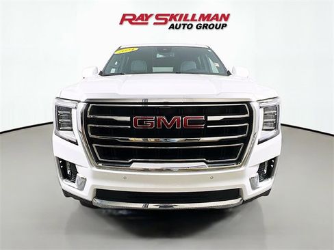 Used 2024 GMC Yukon XL SLT image 2