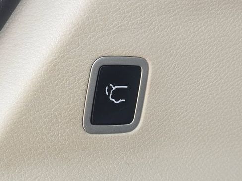 Used 2023 Chrysler Pacifica Limited FWD image 23