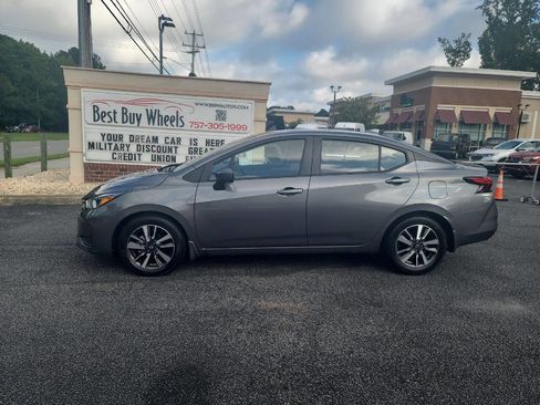 Used 2024 Nissan Versa SV w/ Trunk Package image 4
