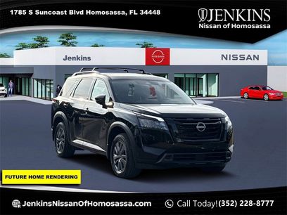 New 2025 Nissan Pathfinder SV w/ Black Appearance Package