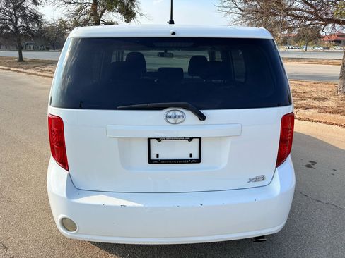 Used 2008 Scion xB image 4