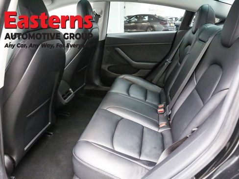 Used 2021 Tesla Model 3 Standard Range Plus image 19