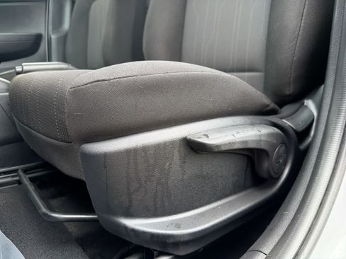 Used 2022 Hyundai Venue SE FWD image 18
