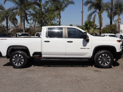 Used 2021 Chevrolet Silverado 2500 Custom w/ Custom Value Package AWD/4WD image 10