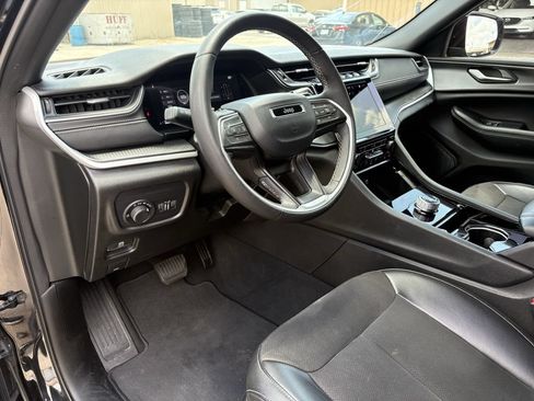 Used 2023 Jeep Grand Cherokee L Laredo RWD image 14