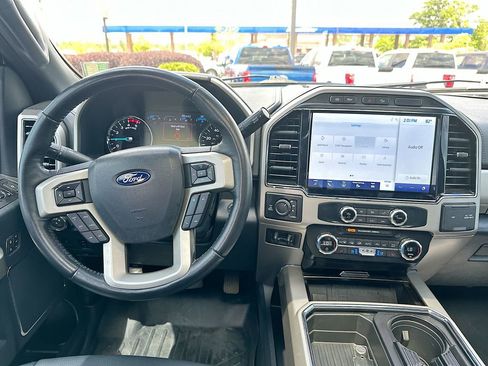 Used 2022 Ford F250 Lariat w/ Lariat Ultimate Package AWD/4WD image 19