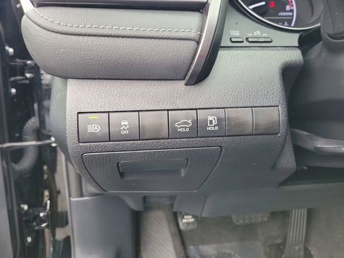 Used 2023 Toyota Camry SE FWD image 13