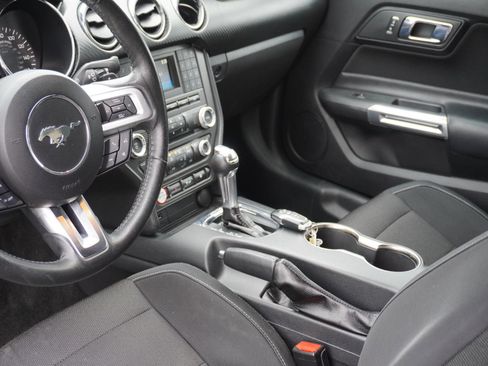 Used 2017 Ford Mustang Coupe image 13