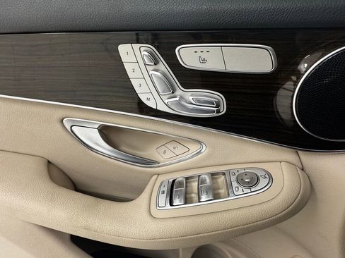 Used 2018 Mercedes-Benz GLC 300 4MATIC image 27