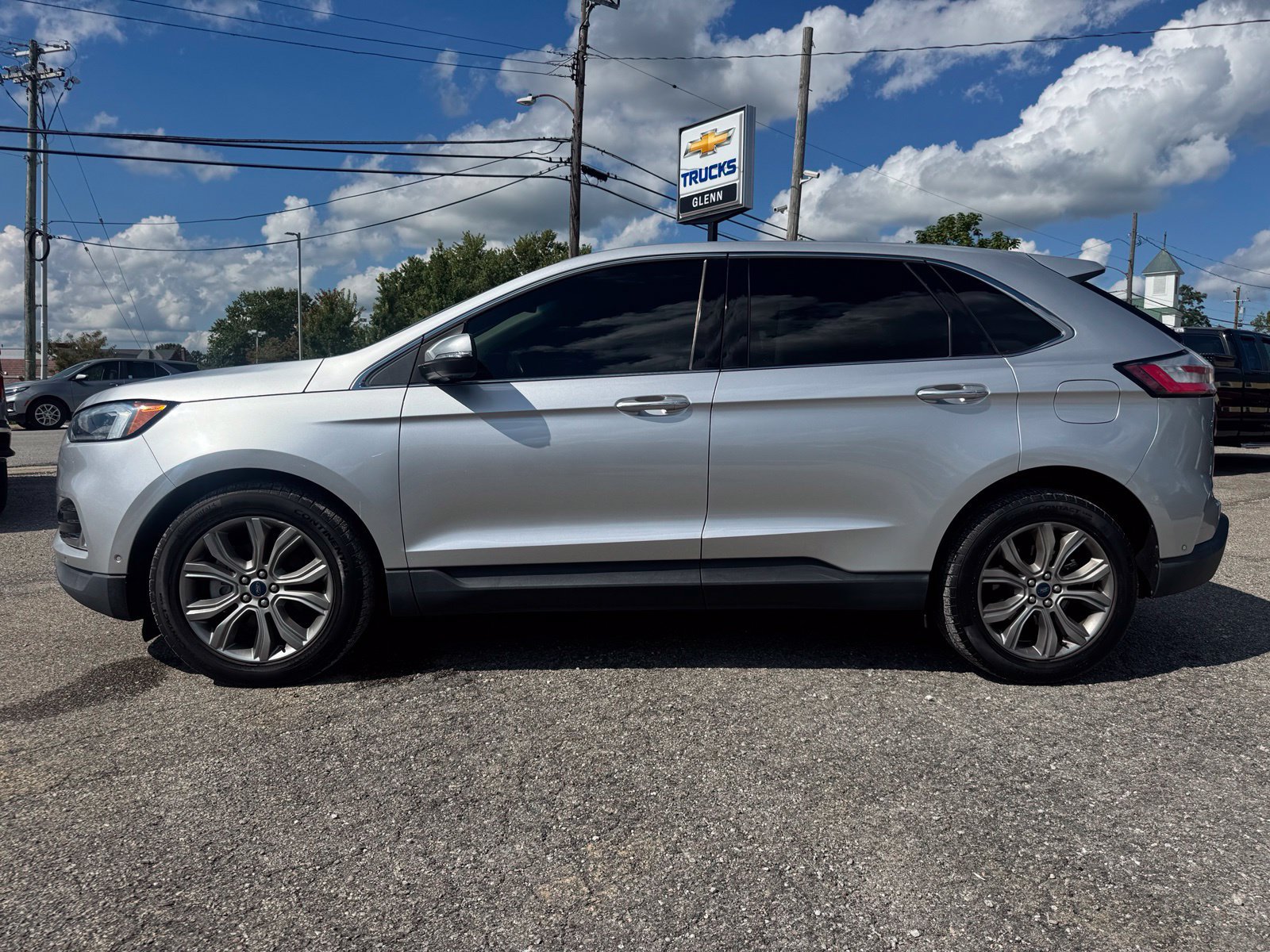 Used 2019 Ford Edge Titanium w/ Equipment Group 301A FWD image 3