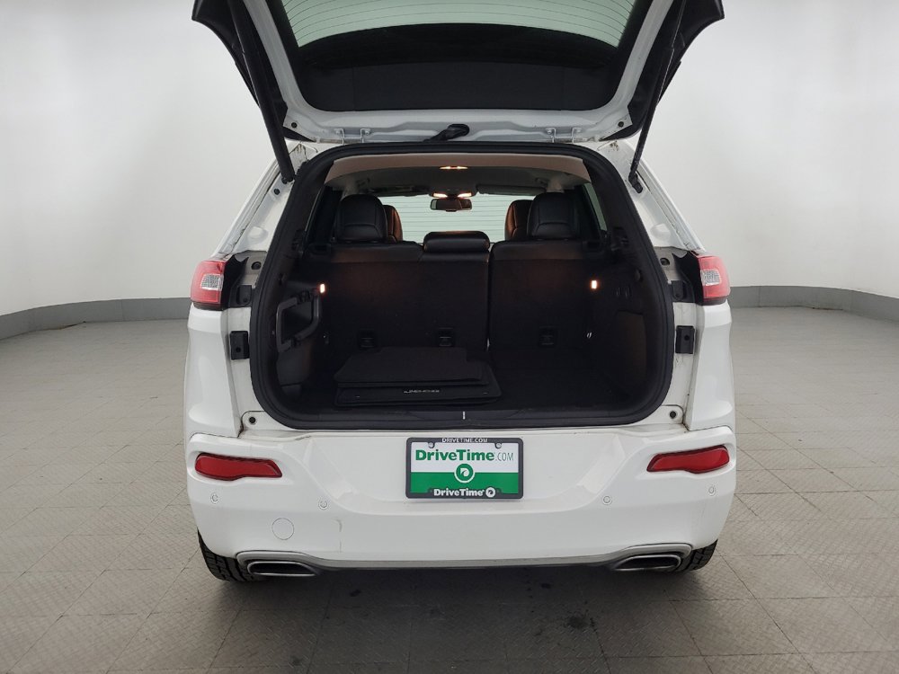 Used 2017 Jeep Cherokee Overland AWD/4WD image 29