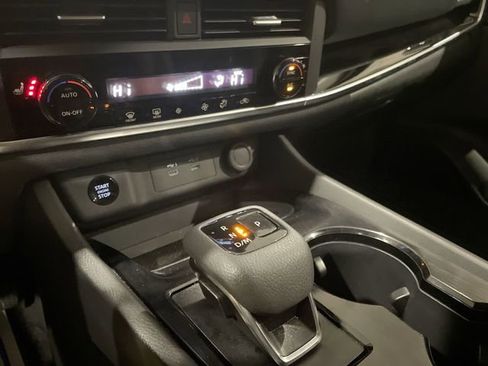 Used 2025 Nissan Rogue SV image 20