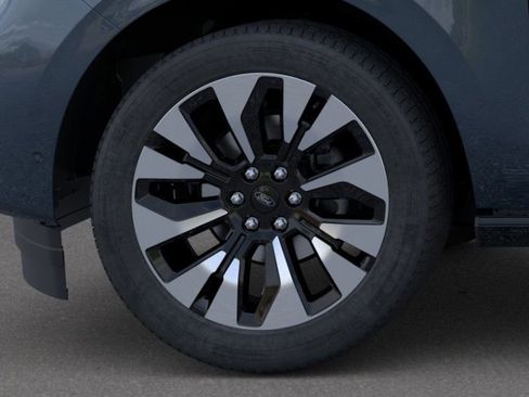 New 2025 Ford Expedition Max Platinum w/ Driver's Package image 42