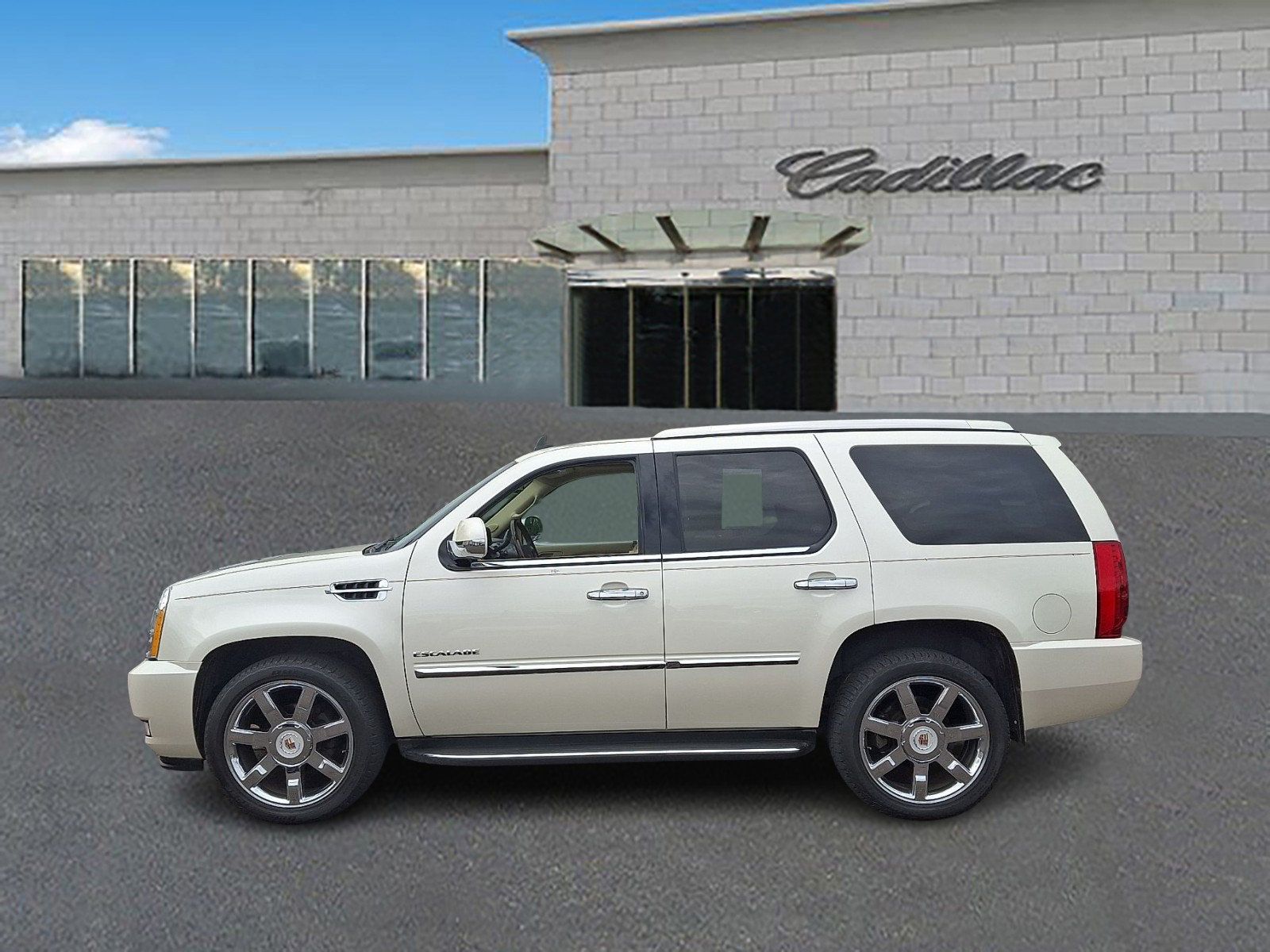 Used 2014 Cadillac Escalade Luxury AWD/4WD image 7