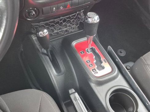 Used 2018 Jeep Wrangler Unlimited Sport S image 12