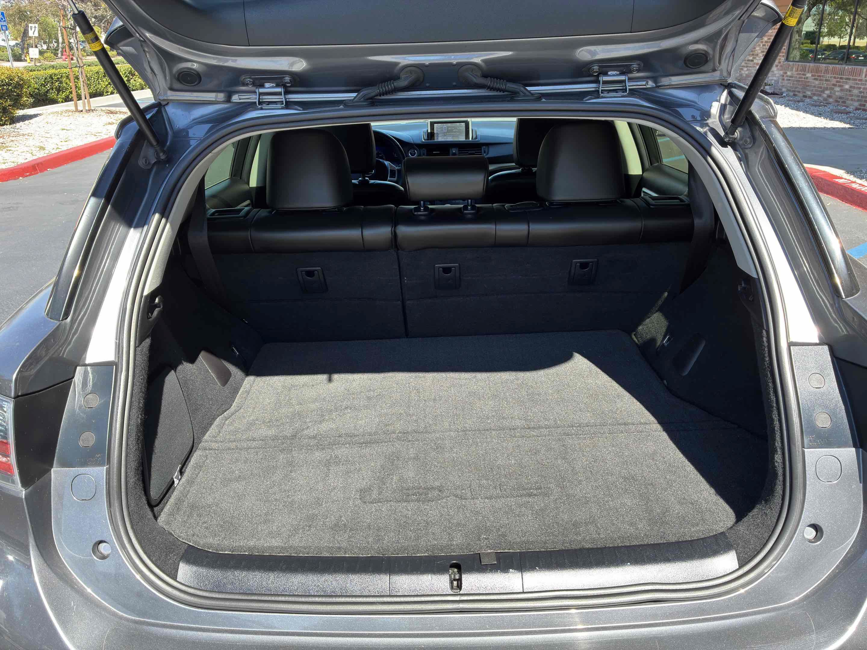 Used 2013 Lexus CT 200h w/ Premium Pkg w/Navigation FWD image 40