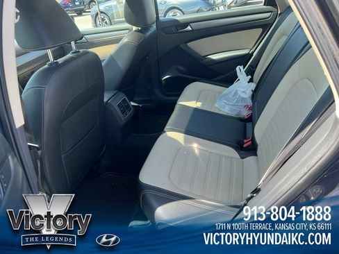 Used 2015 Volkswagen Passat 1.8T FWD image 9