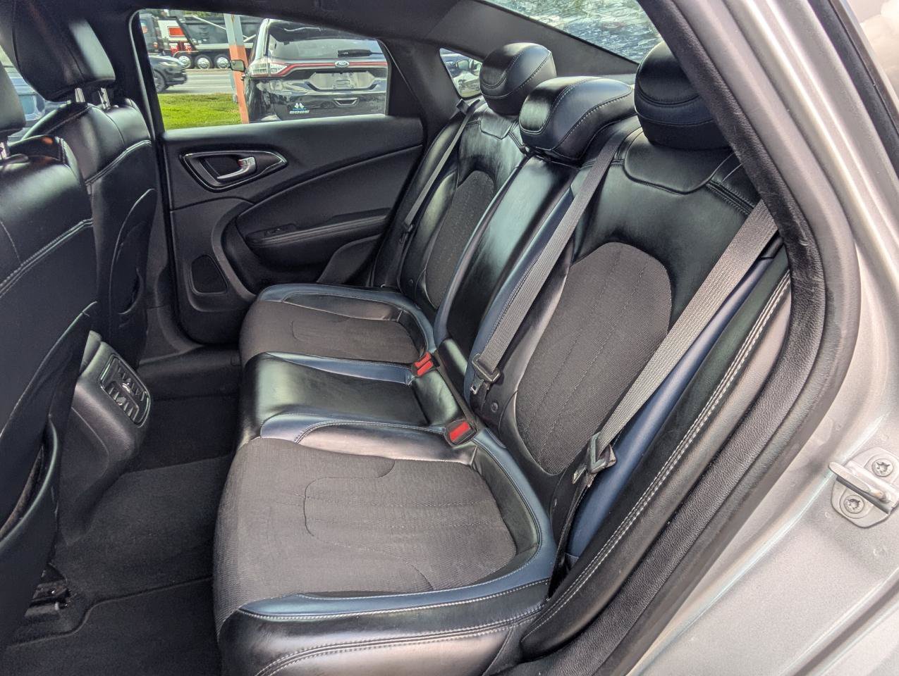 Used 2015 Chrysler 200 S w/ Comfort Group FWD image 29