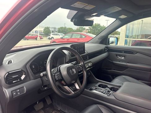 Certified 2025 Honda Pilot TrailSport image 11