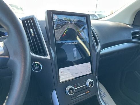 Certified 2022 Ford Edge SEL w/ Convenience Package AWD/4WD image 3