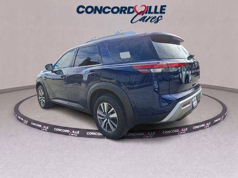 Certified 2025 Nissan Pathfinder SL AWD/4WD image 5