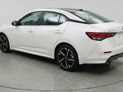 Used 2025 Nissan Sentra SV image 6