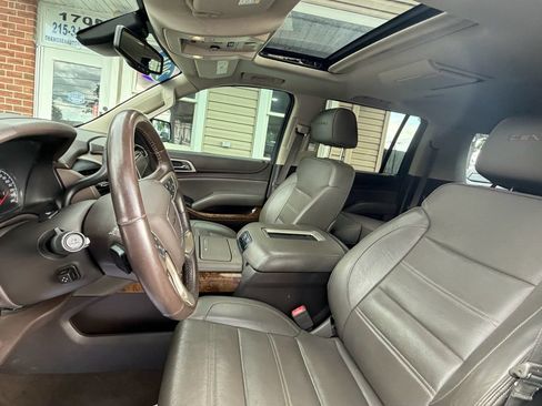 Used 2015 GMC Yukon XL Denali w/ Touring Package AWD/4WD image 9