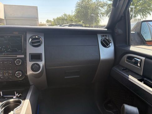 Used 2017 Ford Expedition Limited image 7