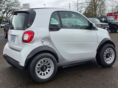 Used 2018 smart fortwo electric drive image 28