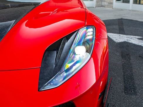 Used 2020 Ferrari 812 Superfast RWD image 10