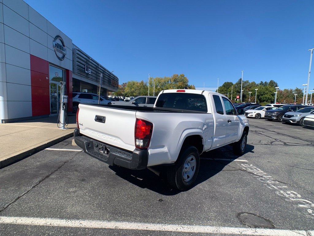 Used 2023 Toyota Tacoma SR AWD/4WD image 3