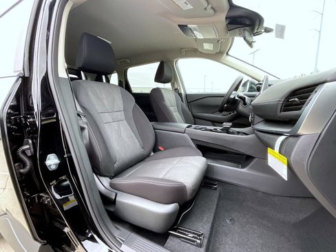 New 2026 Nissan Rogue SV w/ Cold Weather Package AWD/4WD image 16