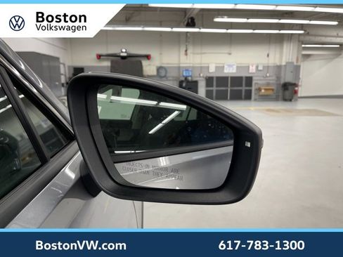 New 2026 Volkswagen Tiguan SE image 8