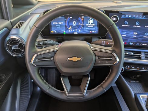Used 2025 Chevrolet Equinox EV LT w/ Convenience Package FWD image 23