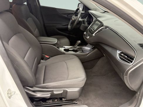 Used 2018 Chevrolet Malibu LT FWD image 20