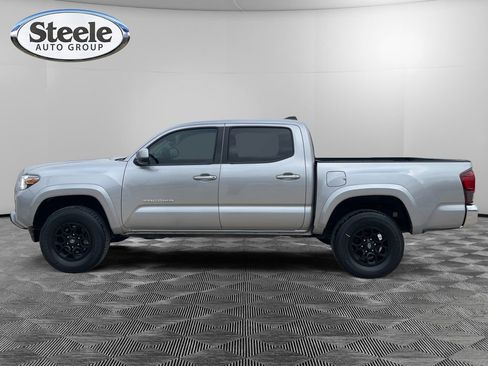 Used 2021 Toyota Tacoma TRD Off-Road image 2