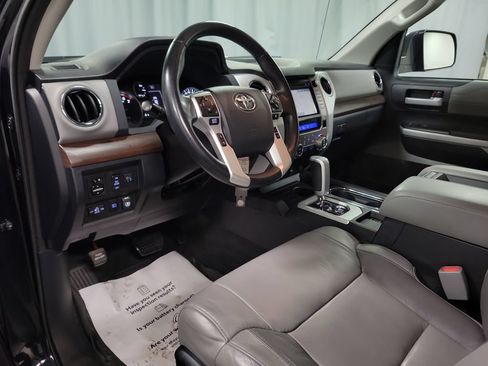 Used 2018 Toyota Tundra Limited w/ Limited Premium Package AWD/4WD image 19
