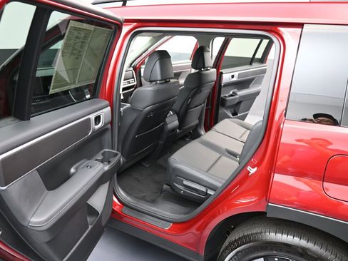 Certified 2025 Hyundai Santa Fe SEL image 11