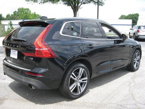 Used 2019 Volvo XC60 T5 Momentum w/ Premium Package FWD image 7