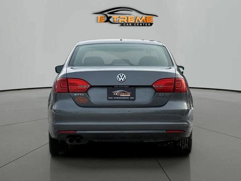 Used 2012 Volkswagen Jetta SE FWD image 5